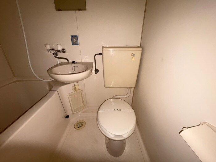 物件内観写真4　(トイレ)