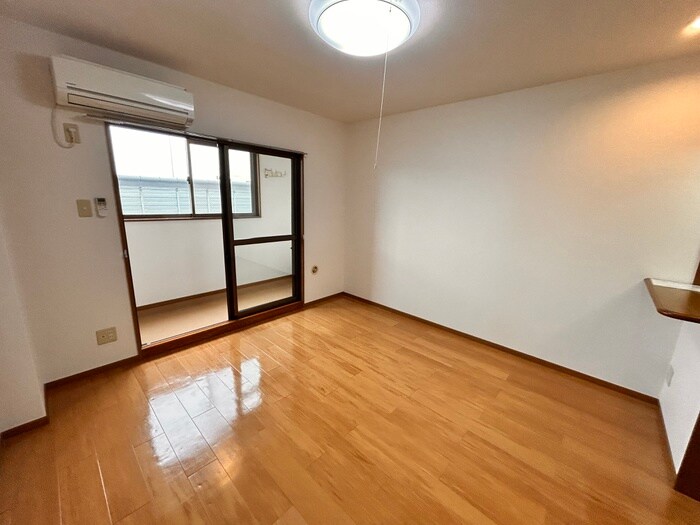 物件内観写真8　(居室)