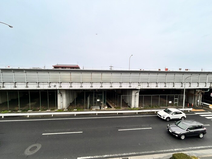 物件内観写真16　(室内からの展望)