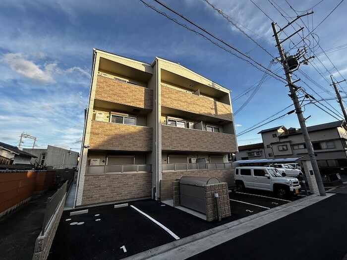 物件外観写真1　(外観写真)