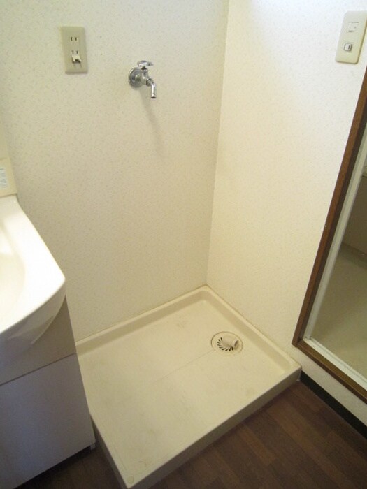 物件内観写真14　(洗濯機置場)