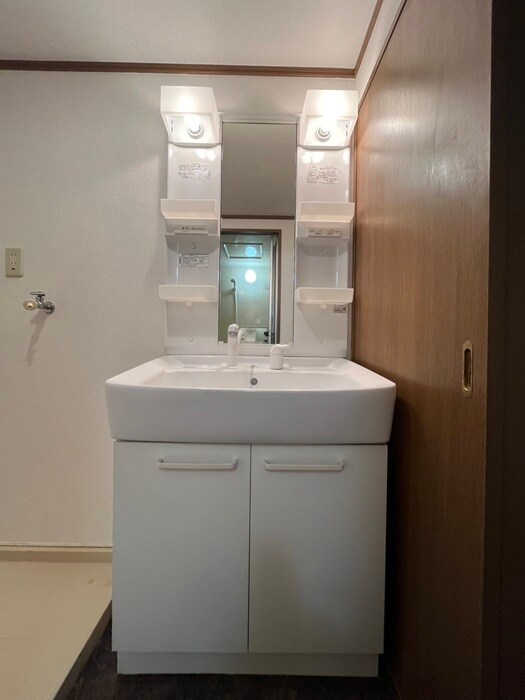 物件内観写真11　(洗面)