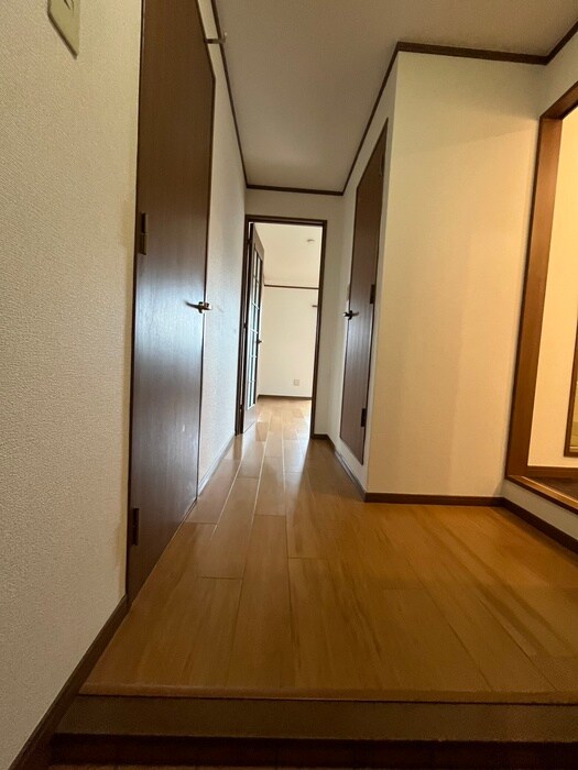 物件内観写真19　(廊下)