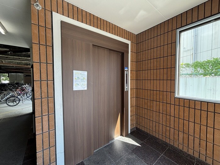 物件外観写真4　(建物設備)