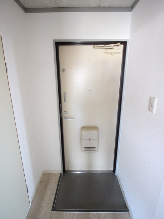 物件内観写真14　(玄関)