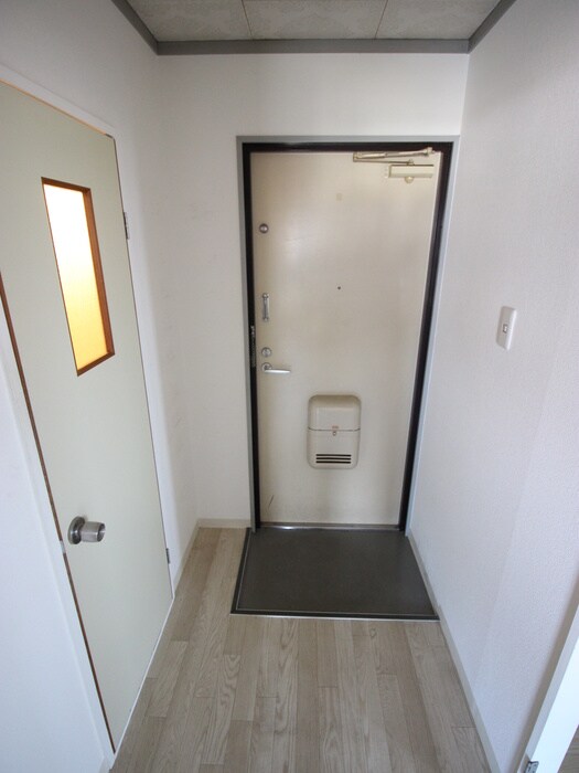 物件内観写真21　(玄関)