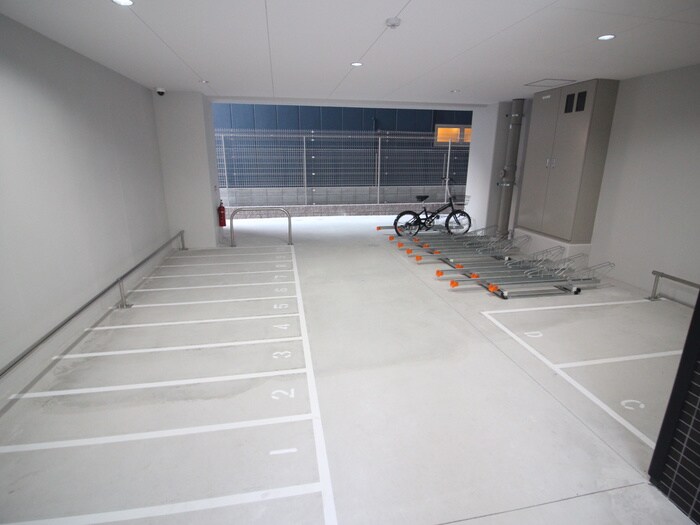 物件外観写真2　(駐輪場)