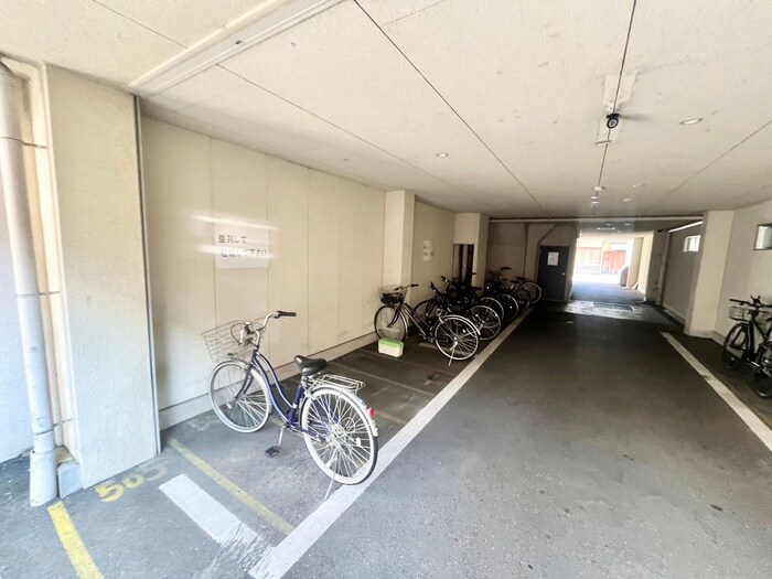 物件外観写真5　(駐輪場)