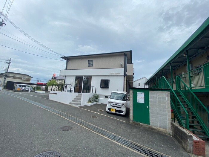 物件外観写真2　(外観写真)