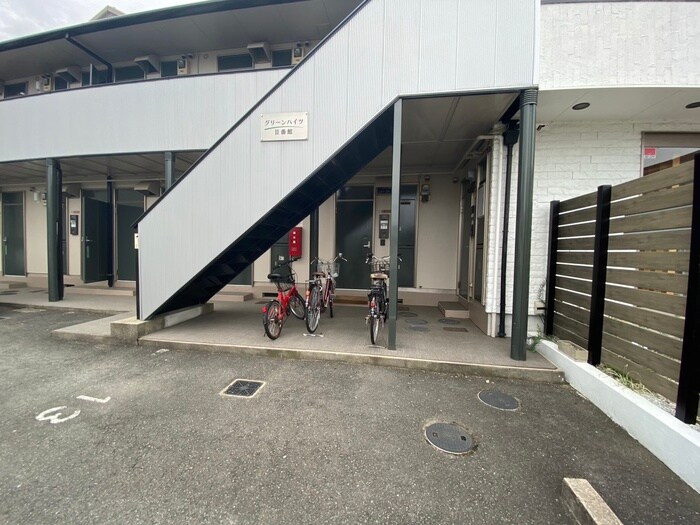 物件外観写真4　(駐輪場)