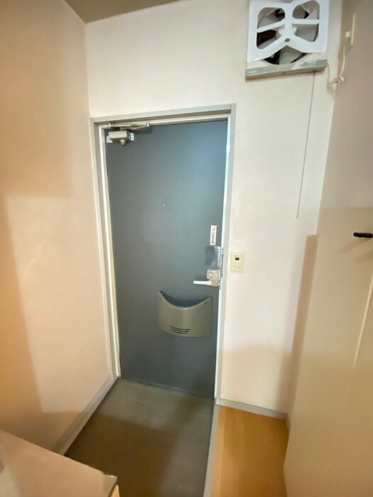 物件内観写真15　(玄関)