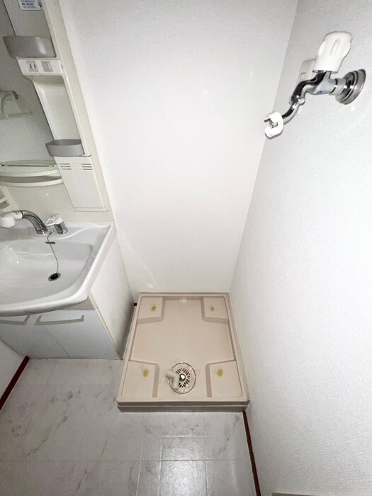 物件内観写真14　(洗濯機置場)