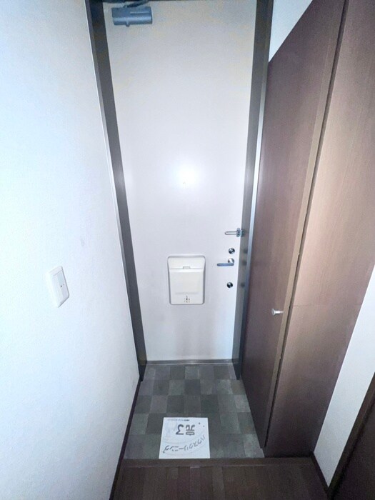 物件内観写真16　(玄関)