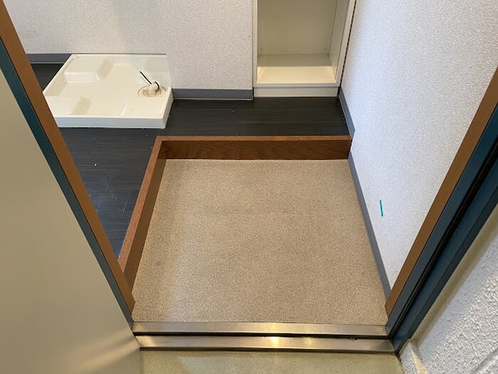 物件内観写真7　(玄関)