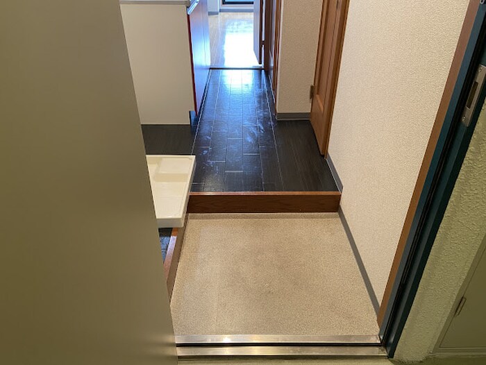 物件内観写真7　(玄関)