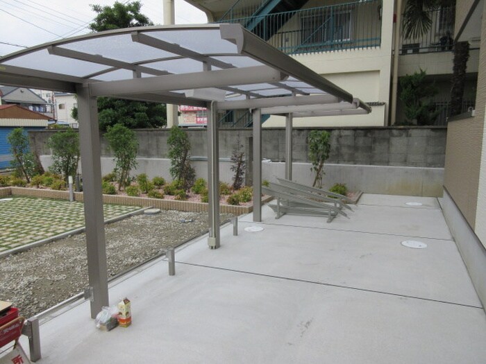 物件外観写真2　(駐輪場)