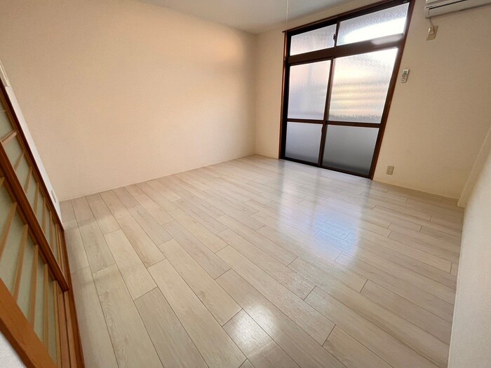 物件内観写真8　(居室)