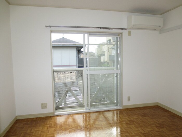 物件内観写真4　(居室)