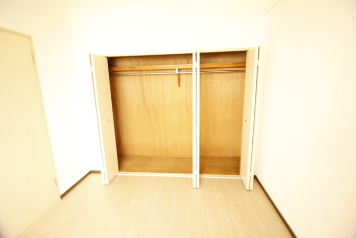 物件内観写真12　(収納)