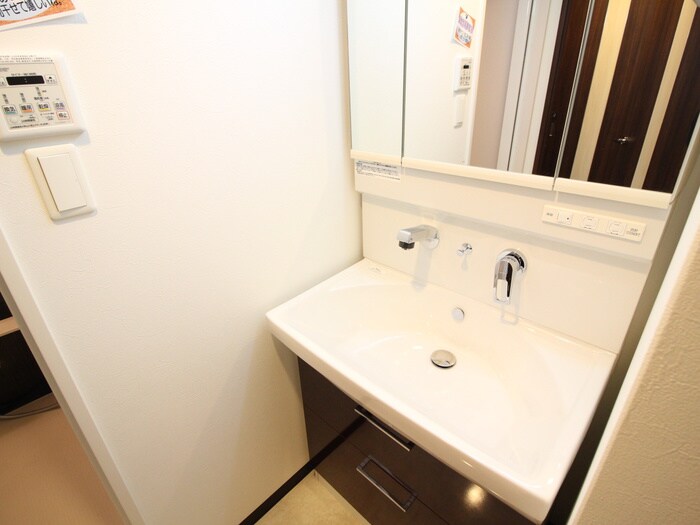 物件内観写真11　(洗面)