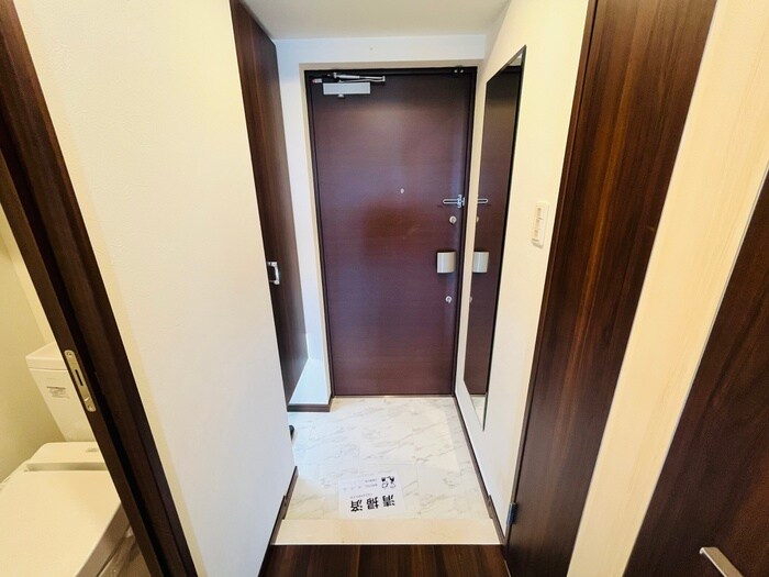 物件内観写真14　(玄関)