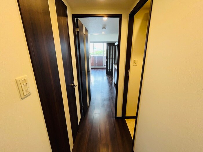 物件内観写真16　(廊下)