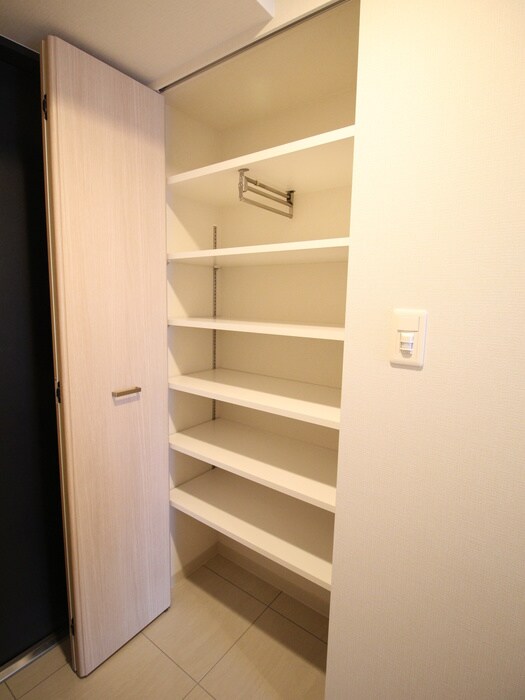 物件内観写真4　(靴箱)