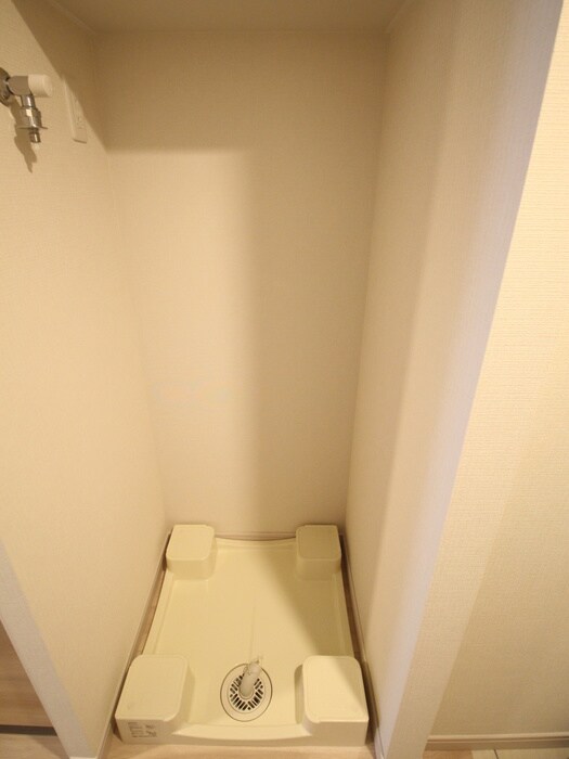 物件内観写真5　(洗濯機置場)