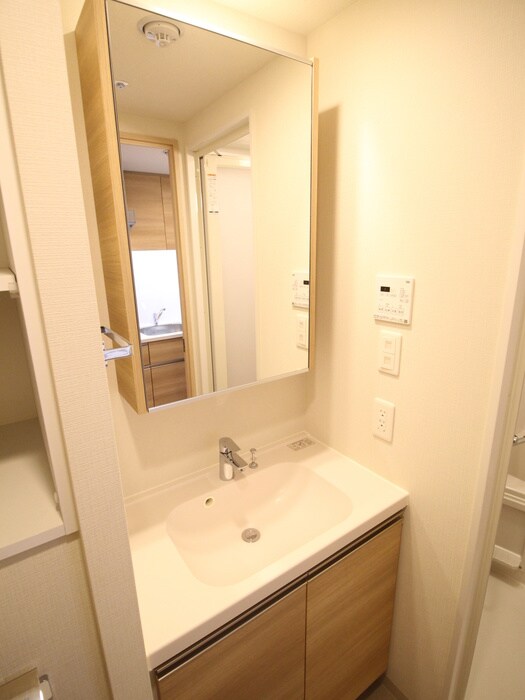 物件内観写真8　(洗面)