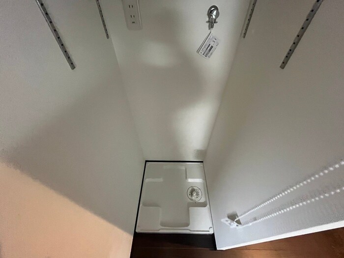 物件内観写真12　(洗濯機置場)