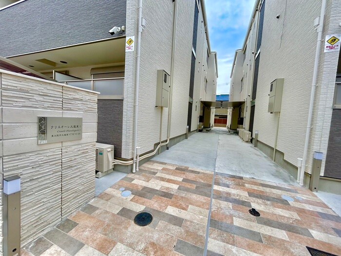 物件外観写真2　(エントランス部分)