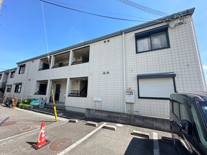 ジェニュインハウスウエスト外観写真