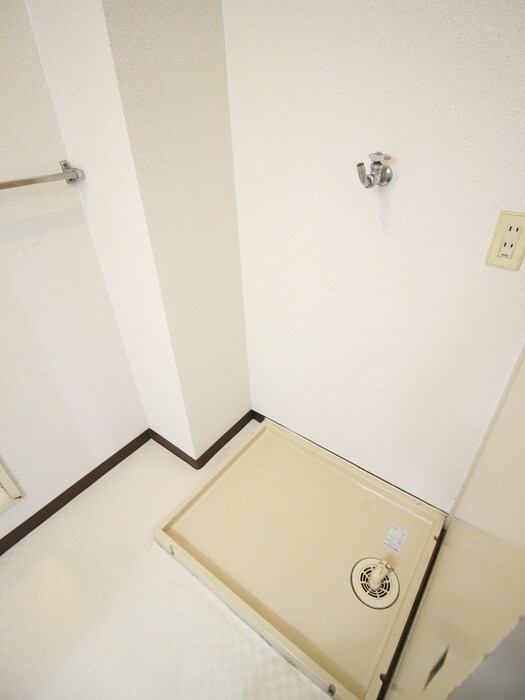 物件内観写真13　(洗濯機置場)