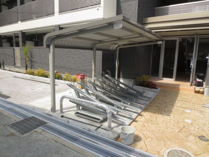 物件外観写真2　(駐輪場)