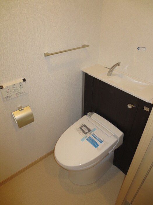 物件内観写真15　(トイレ)