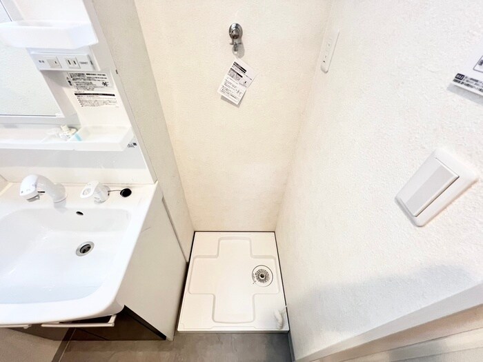 物件内観写真15　(洗濯機置場)