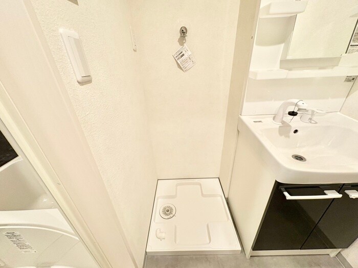 物件内観写真16　(洗濯機置場)