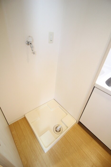 物件内観写真11　(洗濯機置場)