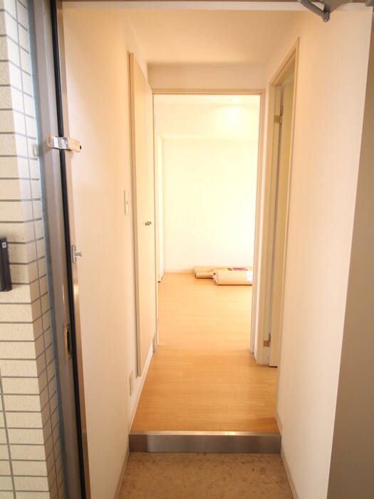 物件内観写真14　(廊下)