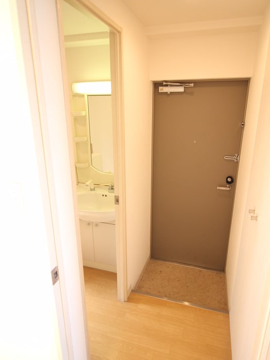 物件内観写真15　(玄関)