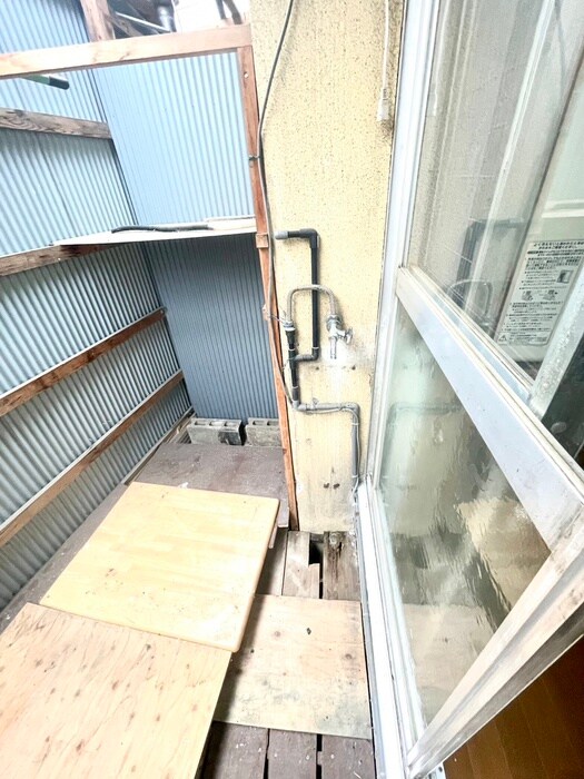 物件内観写真12　(洗濯機置場)