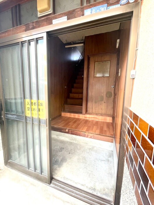 物件内観写真13　(玄関)