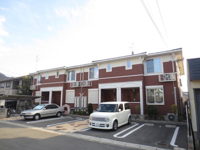 物件外観写真1　(駐車場)