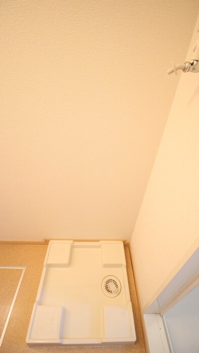 物件内観写真13　(洗濯機置場)