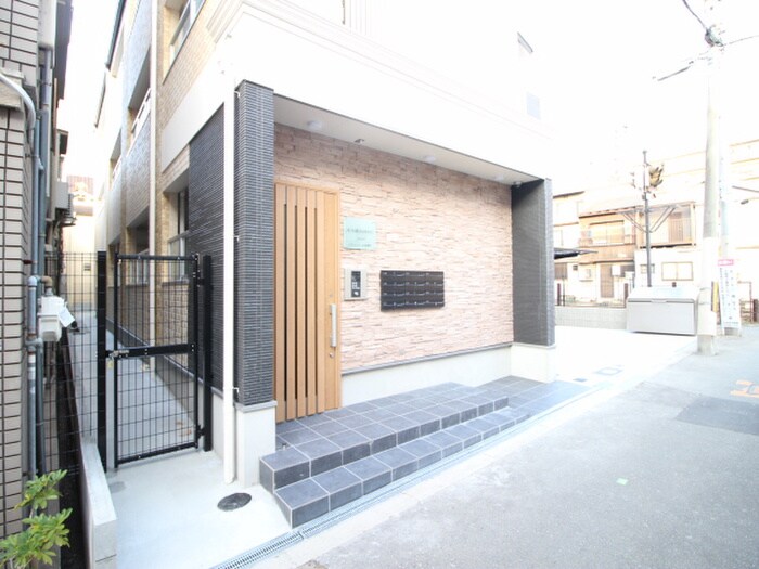 物件外観写真5　(エントランス部分)