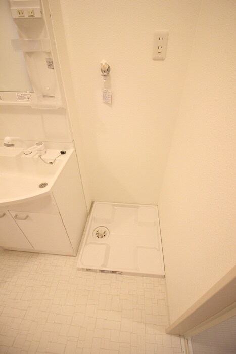 物件内観写真11　(洗濯機置場)