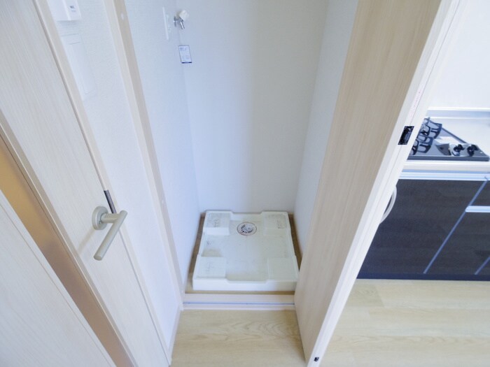 物件内観写真18　(洗濯機置場)