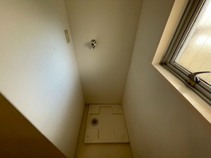 物件内観写真18　(洗濯機置場)