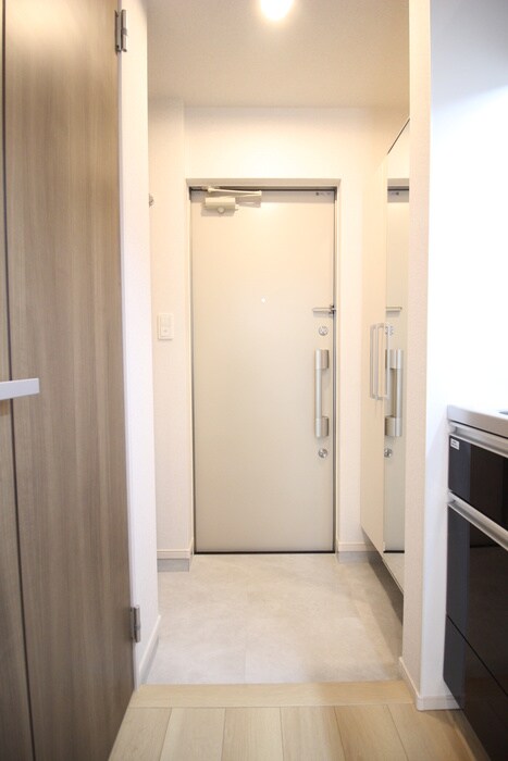 物件内観写真16　(玄関)