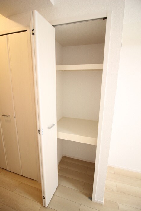 物件内観写真18　(収納)